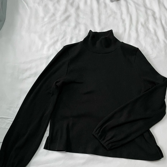 Madewell // Turtleneck Sweater // Medium // Black // Ribbed - Picture 2 of 4